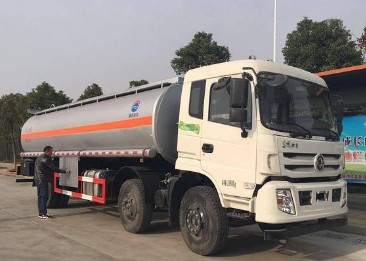 東風(fēng)特商小三軸供液車(chē)圖片 東風(fēng)特商小三軸供液車(chē)圖片