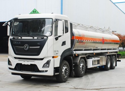 國(guó)六東風(fēng)天龍25.6方雙倉(cāng)油罐車(chē) 國(guó)六東風(fēng)天龍25.6方雙倉(cāng)油罐車(chē)